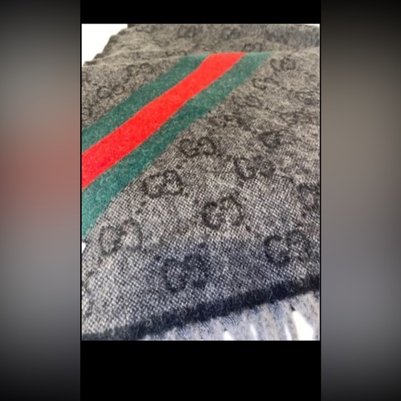 ❌❌SOLD❌❌ Gucci scarf, nwt, unisex - Picture 2 of 4